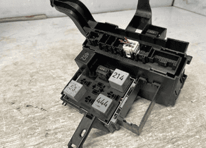 7L0937535A SKRZYNKA PRZEKAŹNIKÓW CAYENNE 7L 02- 7