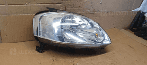Lampa prawy przód przednia prawa VW FOX 5
