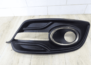 Kratka zderzaka lewa megane iii lift 261A32193R 1