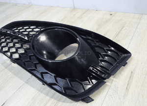 KRATKA ZDERZAKA LEWA AUDI A8 D4 S8 LIFT oryginał 3