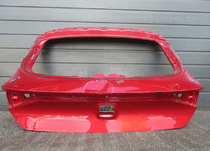 Klapa bagażnika tylna tył seat leon iv 4 hb 2020- 16