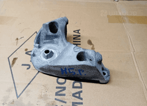 Podstawa łapa pompy klimatyzacji spreżarki BMW M5 G30 F90 4.4 V8 7646904 1