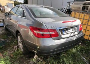 MERCEDES E 207 błotnik lewy tylny tył ćwiartka  dupa pas 7