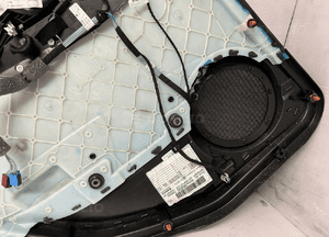 MERCEDES W204 2010 RHD Tylny prawy panel drzwiowy boczek A2044406135 8
