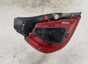 .  TYL TYLNA LAMPA PRAWA RENAULT CLIO III HB 4