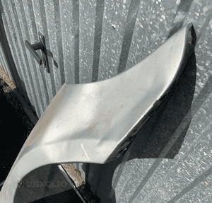 MERCEDES r 251 błotnik prawy przedni uszkodzony 3