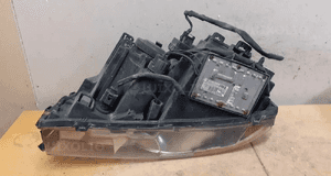 Lampa przod przednia prawa  volvo XC-90 XC90 i  xenon 3