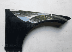 Błotnik przód prawy mercedes c klasa 204 W204 1