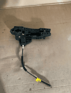 Mocowanie klamki prawy przód przednie prawe Audi A4 B8 8T0837886B 3