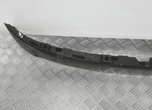 Lotka spoiler klapy tył toyot yaris iv 4 76085-K0010 2020 11