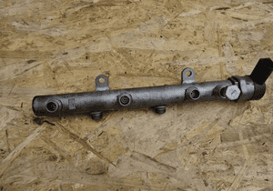 Listwa wtryskowa audi A4 059130090AJ 3