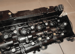 Bmw 7 F01 F10 F30 N57 3.0D pokrywa zaworów głowicy oryginał bdb 6
