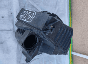 Obudowa filtra powietrza renault megane scenic iii 1.6 16V 8200947663A 8