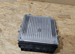 STEROWNIK SILNIKA KOMPUTER BMW E90 E91 2.0D 0281017450 8512292 3