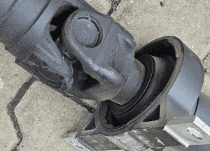 BMW E60 2.0 D wał napędowy 7561683 3