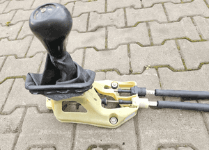 Mercedes W169 A 1.5 8V lewarek wybierak linka  linki zmiany biegów A 1693600309 9