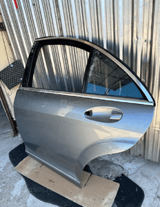 MERCEDES  s 221 drzwi tyl tylna szare zamek  krótka 2