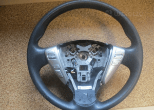 Kierownica nissan note E12 multifunkcja 1