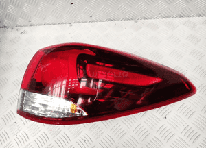 Lampa prawy tył kia carens iv  92402-A4 1