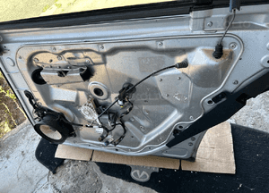 MERCEDES s 221 drzwi tyl zamek long prawe srebrne 775 8