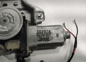 PODNOŚNIK MECHANIZM SZYBY LEWY PRZÓD PRZEDNI TOYOTA LAND CRUISER J90 90 96- 4