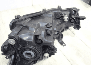 LAMPA prawa przód COROLLA E21 SEDAN 81110-02T31 9