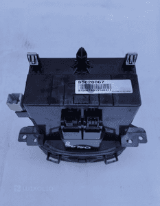 Panel przełącznik sterowania radia chevrolet orlando 95020067 3