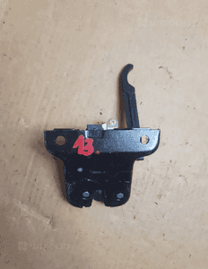 Zamek klapy tylnej 8P3827505 audi A3 8P 03-06 4