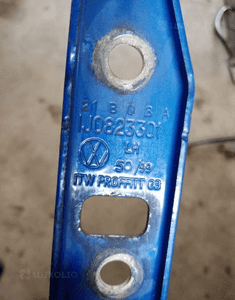 Zawias maski lewy VW Golf IV 4 1J0823301 LA5C 4