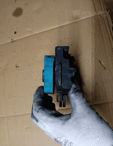 Uchwyt mocowanie chłodnicy prawe BMW M5 G30 F90 8632126 3