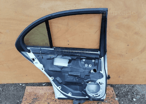 MERCEDES E 211 drzwi szyba zamek listwa tylne lewe sedan 3