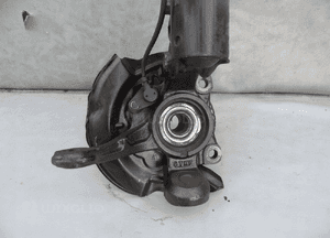 MCPERSON MCPHERSON ZWROTNICA LEWY PRZÓD DAIHATSU MATERIA 3