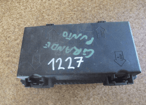 SKRZYNKA BEZPIECZNIKÓW GRANDE PUNTO 9806687980 1