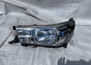 Toyota hilux lift lampa lewa 15- 1