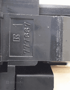 Avensis T25 przełącznik regulacji lusterek 183575 3