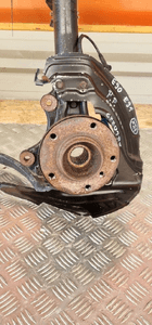 Bmw E90 E91 zwrotnica amortyzator prawa prawy przód 6768996 6780198 6
