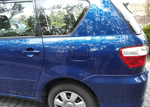 Toyota Avensis Verso 8M6 blotnik tyl prawy 2