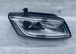 Audi Q5 lift bixenon prawy nieskrętny 12- 1
