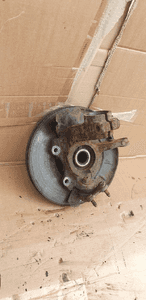 Zwrotnica prawy przód przednia prawa Skoda Rapid 1.6 TDI 8