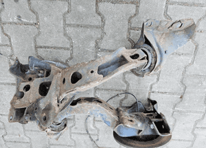 Mini Cooper One r50  piasta zwrotnica tył wahacz prawy lewy 2