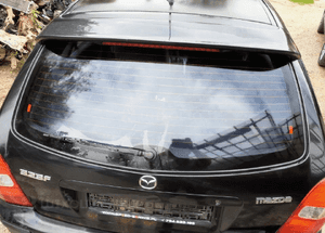 Mazda 323f bj 98-03 Klapa tylna tył z szyba 16W 3