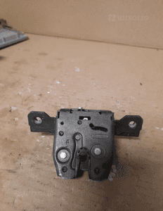 Opel zamek klapy bagaznika tyl 13587646 2