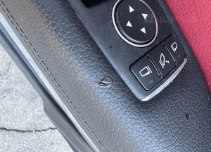 MERCEDES E 207 boczek tapicerka drzwi dekor listwa CABRIO coupé 4