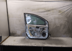 Drzwi lewe przód nissan note E11 srebrny KY0 5
