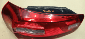 Citroen C4 Picasso II lampa tył tylna prawa lewa w klapę 5