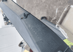Błotnik prawy przód mercedes W204 lift 10