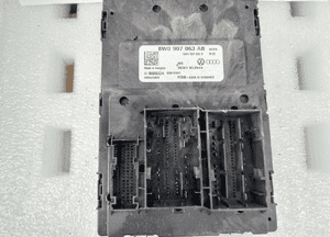 VW AG STEROWNIK MODUŁ KOMFORTU BCM 8W0907063AB 4