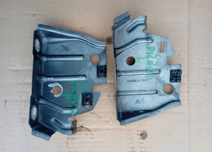 Citroen C4 1.6 HDI wspornik blotnika przod prawy
