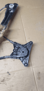 Mechanizm podnośnik szyby lewy przód Skoda Rapid 5JA837461 6