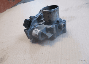 Przepustnica 8200727648 8200987453 nissan renault 5
